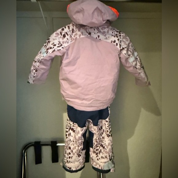 Helly Hansen Insulated Waterproof Ski Jacket & Insulated Bib Pants - Picture 2 of 8